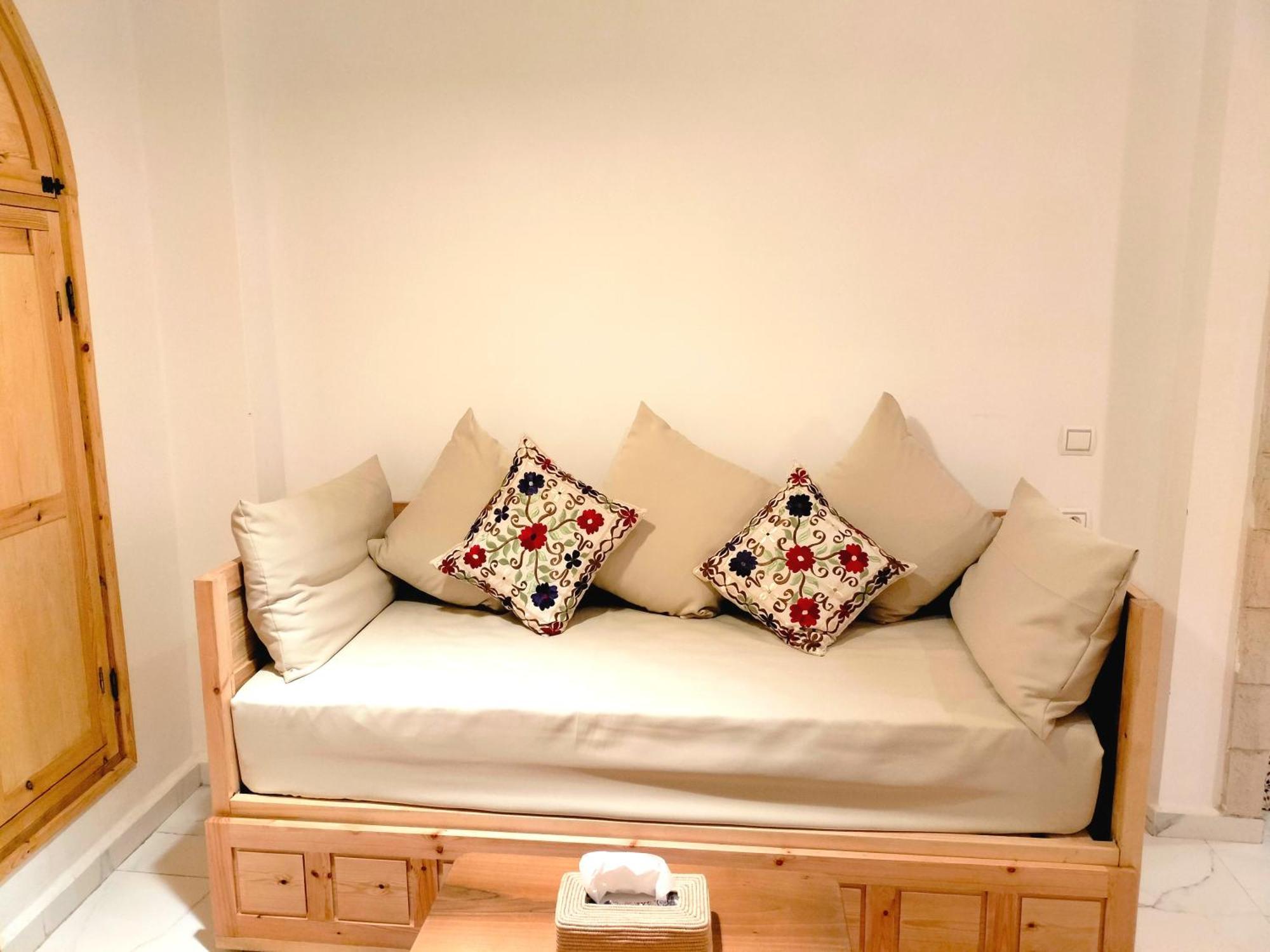 אסאוירה Riad Al Manara מראה חיצוני תמונה